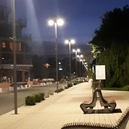 Books & Sun By The Sea Appartement