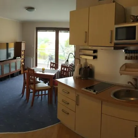 Books & Sun By The Sea Appartement