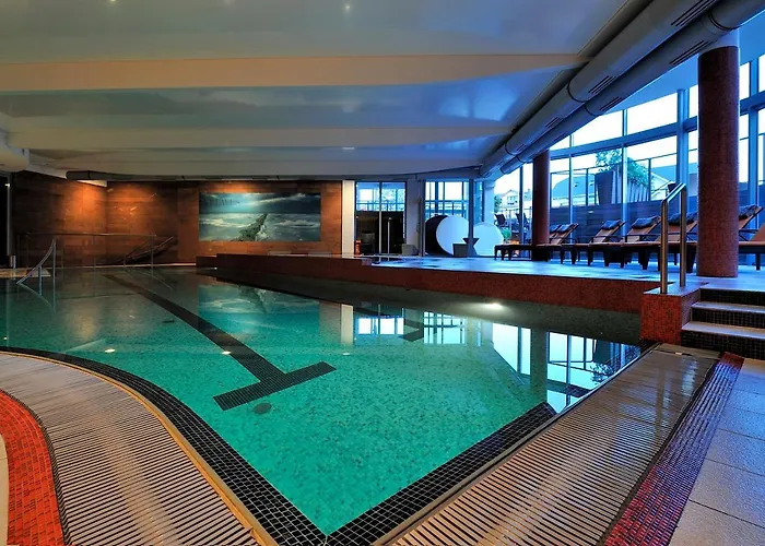 아파트 Books & Sun By The Sea *